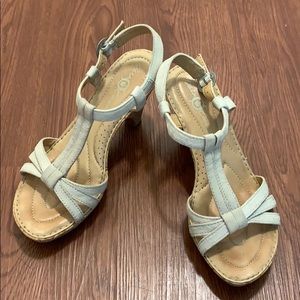 Women Born Crown Sandals